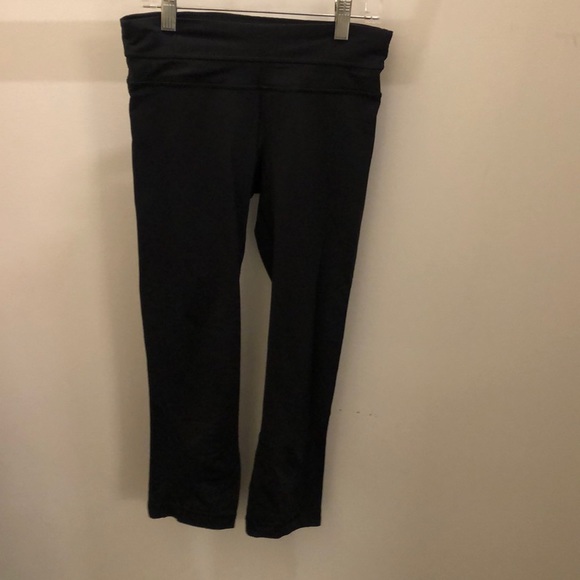 lululemon athletica Pants - Lululemon black crop legging, sz 6, 71699 lululemon athletica Pants - Lululemon black crop legging, sz 6, 71699